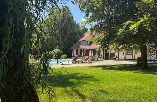 Sylvains-les-Moulins House | Fully equipped Normandy farmhouse with swimming pool