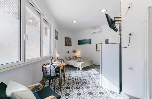 Sant Adria de Besos Apartment | Fully equipped studio, 15 minutes from downtown BCN, 8 min. walk from the beach
