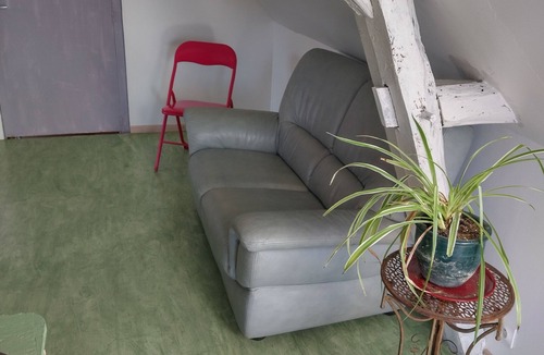 Gennes-Val-de-Loire Apartment | Fully-equipped room near the Loire