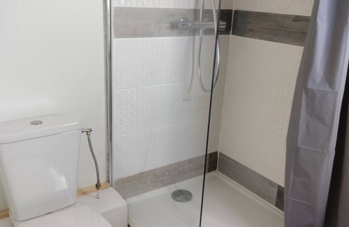 Gennes-Val-de-Loire Apartment | Fully-equipped room near the Loire