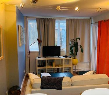 Mont-Tremblant Village Apartment | fully equiped Condo, pool and Spa only in summer