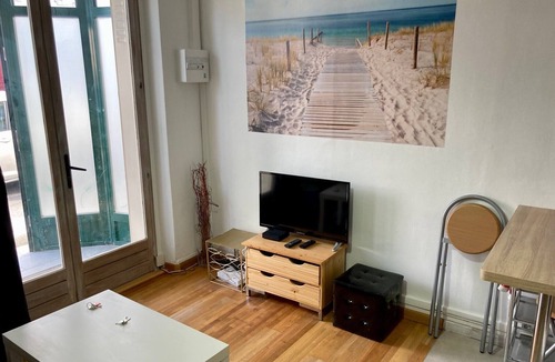Barriere Saint Marc Apartment | Fully equipped, comfortable studio ideally located