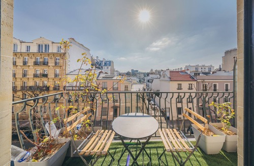 Neuilly-sur-Seine Apartment | Fully equipped 1BR In central Neuilly 5 minutes from Sablons metro