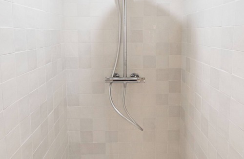 Hastings Apartment | Fully-equipped 20m² studio on raised first floor. Ideal Caen location.