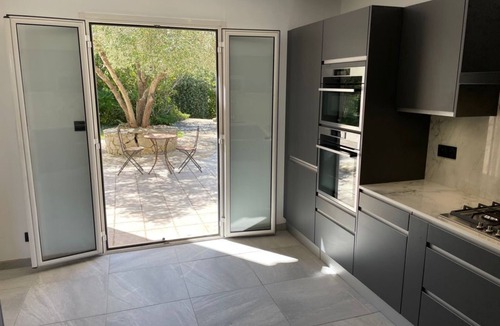Marcorignan Villa | Fully equipped 6 bedroom modern family villa with pool sleeps 12