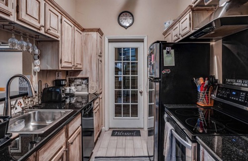 Far North Dallas Condo | Fully equipped, amazing updated 2BR/2BA/patio- Excellent north Dallas location!