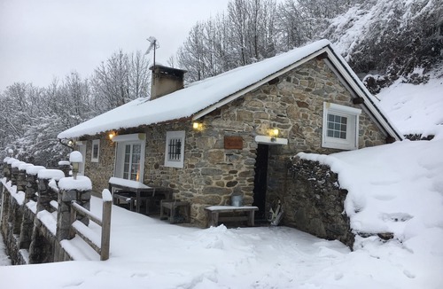 Eaux-Bonnes Ski Chalet | Fully equipped chalet quiet and very comfortable 90 m2 south exposed terrace