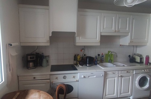 Carcassonne Apartment | Fully-equipped city-centre apartment with terrace 200 m from the station