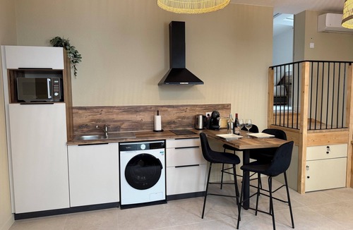 Riom Apartment | 🏡 Fully-equipped cocooning apartment (KINGSIZE whirlpool bath)