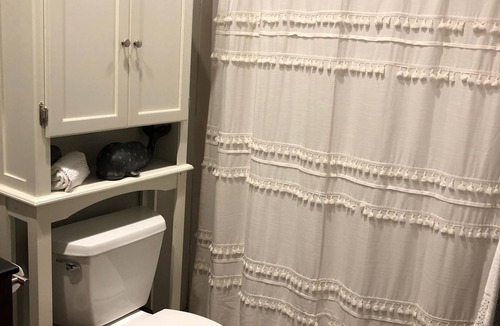 Eastport Apartment | Fully equipped, cosy studio- downtown Eastport-Across from harbor