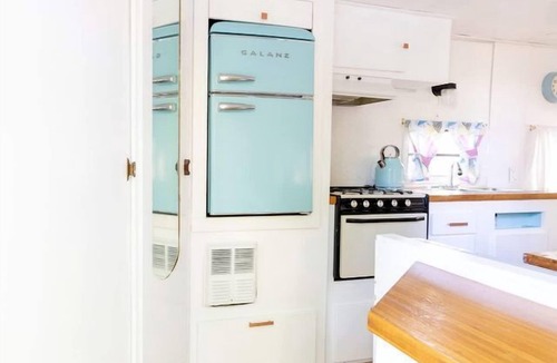 Miller Lake House | Fully Equipped Glamping Caravan near Miller Lake, Perfect for a Weekend Getaway from Toronto