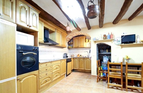 Colomers House | Fully equipped house for 10 with football field
