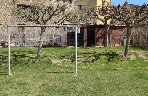 Colomers House | Fully equipped house for 10 with football field