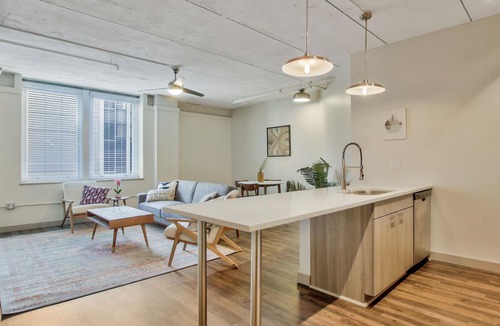 Downtown Wichita Apartment | Fully-Equipped Kitchen with In Unit Laundry near Performing Arts Center