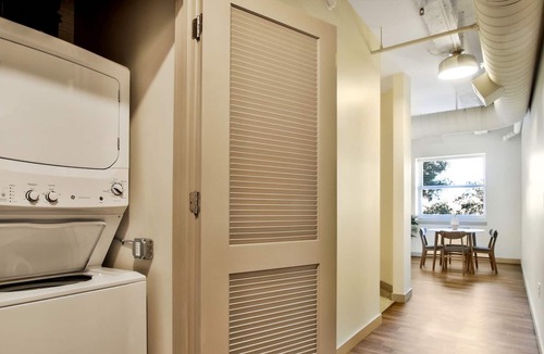 Downtown Wichita Apartment | Fully-Equipped Kitchen with In Unit Laundry near Performing Arts Center