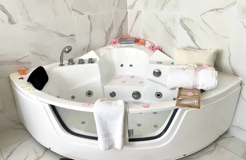 Gare Apartment | Fully equipped luxury apartment with jacuzzi and sauna 4 minutes from the beach