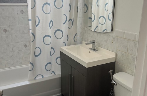 Montreal Apartment | fully-equipped room