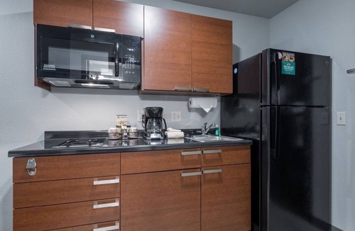 Grant Creek Hotel | Fully Equipped Room w/Kitchenette for Long Stays Near Local Hotspots