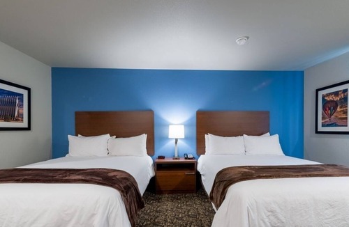 Grant Creek Hotel | Fully Equipped Room w/Kitchenette for Long Stays Near Local Hotspots