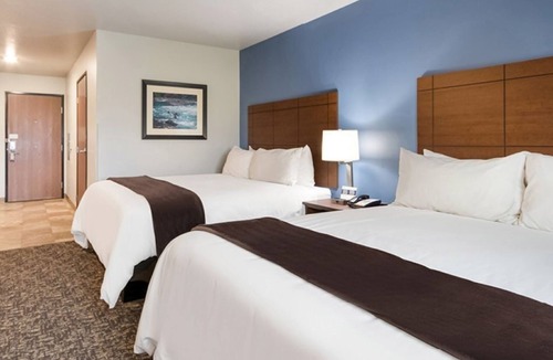 Grant Creek Hotel | Fully Equipped Room w/Kitchenette for Long Stays Near Local Hotspots