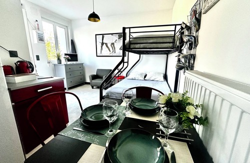 Cayeux-sur-Mer Apartment | Fully-equipped studio in the Baie de Somme, 700M from the sea, terrace and parking.