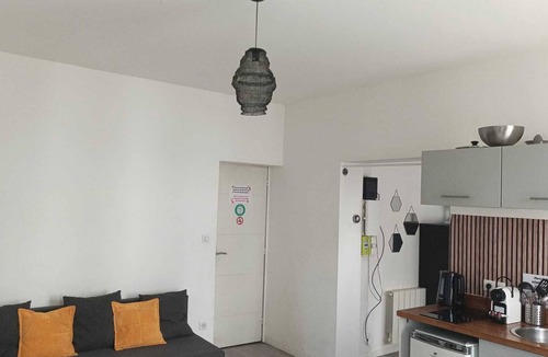 Zola - Pressense Apartment | Fully equipped studio Villeurbanne