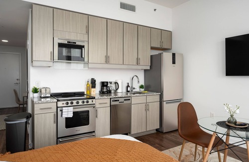 Avondale Apartment | Fully-Equipped Studio Oasis! l Private Balcony