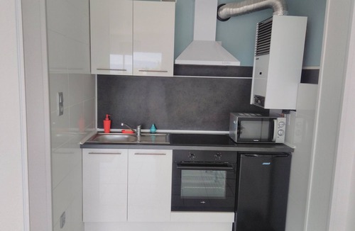 Bas-Vernet Apartment | Fully equipped studio with parking and balcony in secure residence