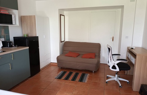 Limas Apartment | Fully equipped studio on garden level