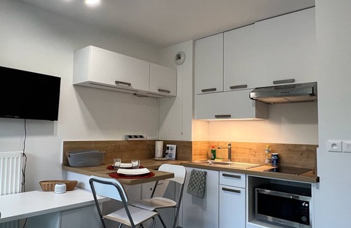 Croix Apartment | Fully-equipped studio with balcony and quick access to Lille