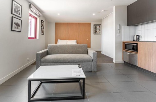 Carlton South Apartment | Fully equipped Stylish 1BR unit with WIFI