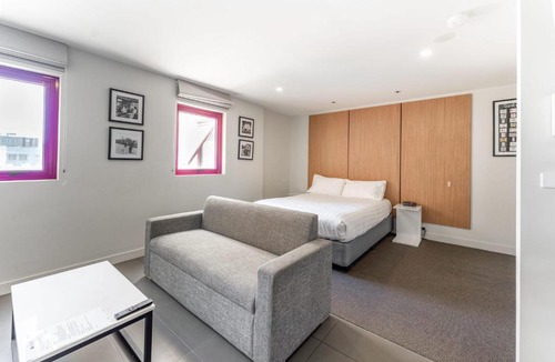 Carlton South Apartment | Fully equipped Stylish 1BR unit with WIFI