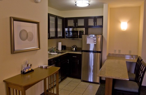 Energy Corridor Apartment | Fully-Equipped Suite with Pool Access! Free Shuttle, Buffet Breakfast + 24h Business Center