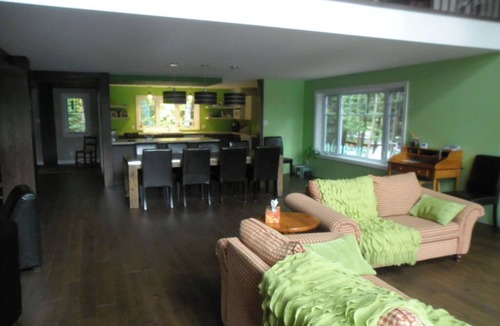 Montpellier Ski Chalet | Fully equipped waterfront cottage with private beach and dock.