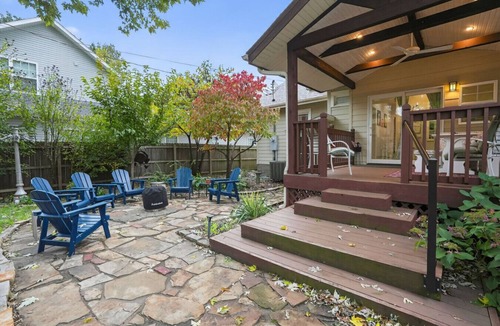 Rountree House | Fully Fenced, Dogs Welcome, Sleeps 10, Near MSU and Hospitals