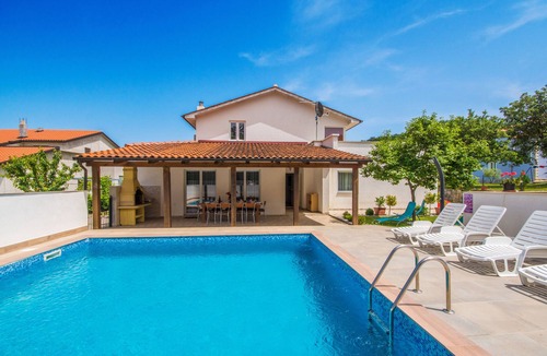 Ripenda Verbanci Villa | Fully fenced private pool villa