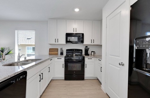 Lincoln Park House | Fully Furnished New Home, All-Inclusive, Family-Friendly, Resort-Style Community