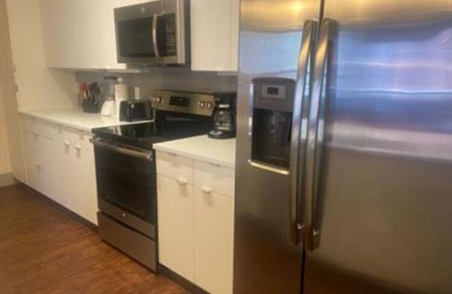 The Galleria Apartment | Fully Furnished 2 bed/2bath Apartment near the Galleria