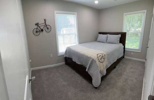 North Newport News House | Fully furnished 3 bedrooms house. Near Busch Gardens and Colonial wiiliamsburg.