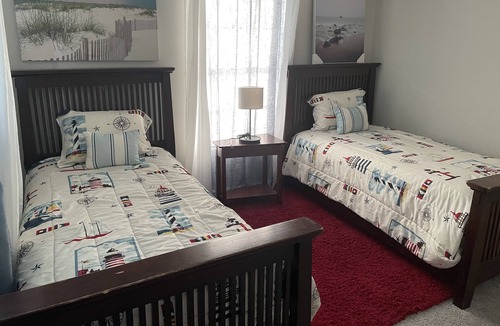 North Newport News House | Fully furnished 3 bedrooms house. Near Busch Gardens and Colonial wiiliamsburg.