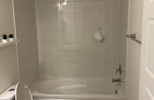 Milton Villa | Fully furnished 3BR, 3WR entire two storey with unfinished basement- Ford Milton , ON Canada