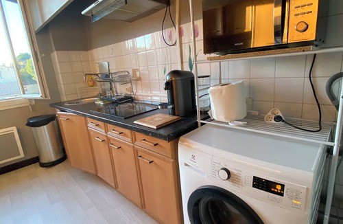 Limoux Apartment | Fully furnished apartment with parking. Hyper center. 3mn from the square.
