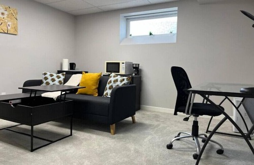 Transcona House | Fully Furnished Basement Suite