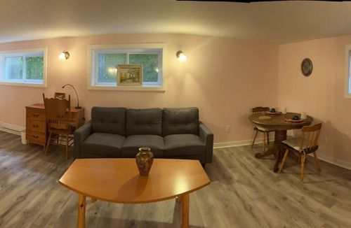 Mont-Royal Apartment | Fully Furnished Brand-New Basement Studio with High Accessibility