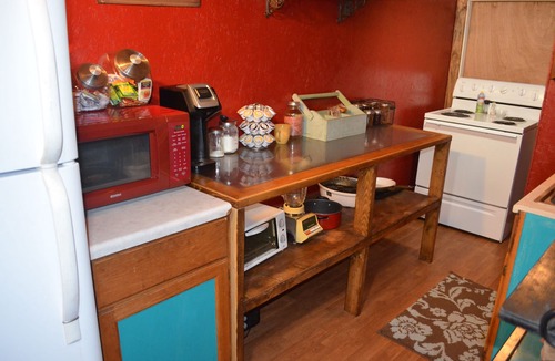 Leedey Apartment | Fully Furnished Cabin (WIFI INCLUDED)