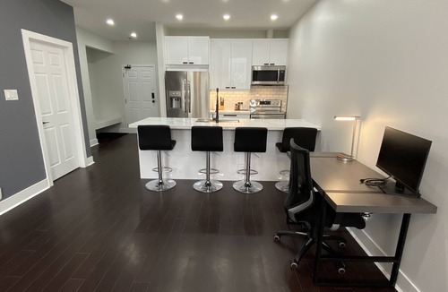 Downtown London Condo | Fully Furnished. Central Financial District. Completely Renovated.