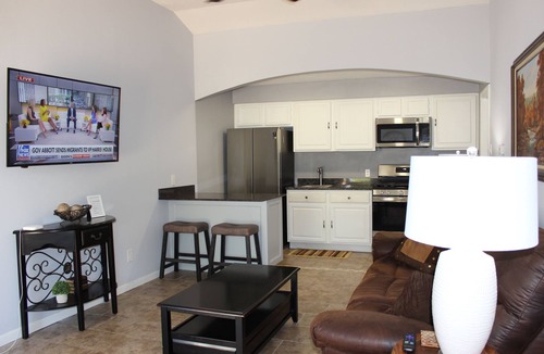 Crockett House | Fully furnished Executive suite for single or couples.