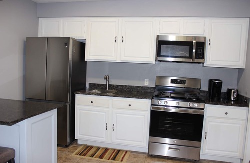 Crockett House | Fully furnished Executive suite for single or couples.