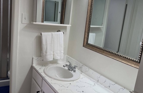 Las Colinas Apartment | Fully Furnished Las Colinas Apt – All Utilities Included, 30+ Day Stays.