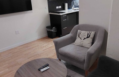 Downtown Hartford Apartment | Fully Furnished Private Loft Style Charm Trumbull Elevator